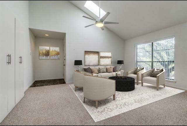 Foto del edificio - 7525 Holly Hill Dr