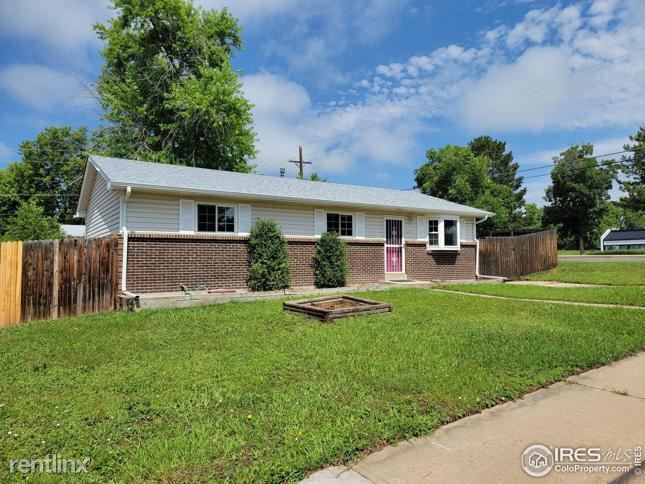 Building Photo - 3 br, 1 bath House - 1613 i Longs Peak Dr