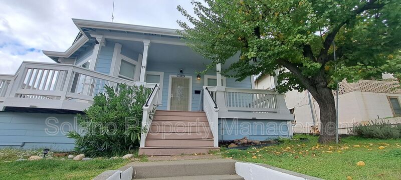 Primary Photo - 19 Vine St