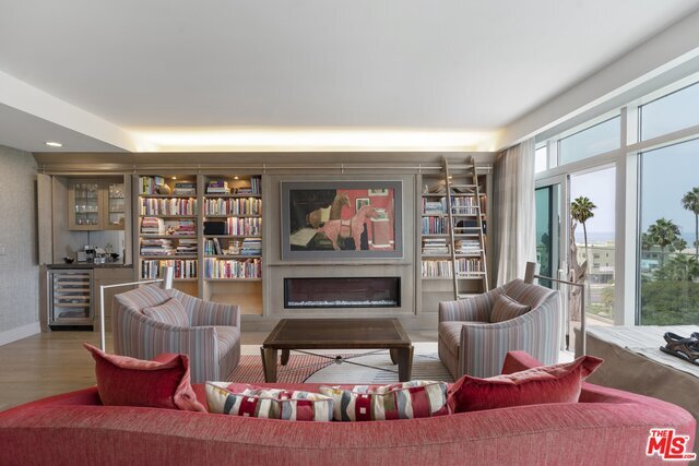 Foto principal - 1705 Ocean Ave