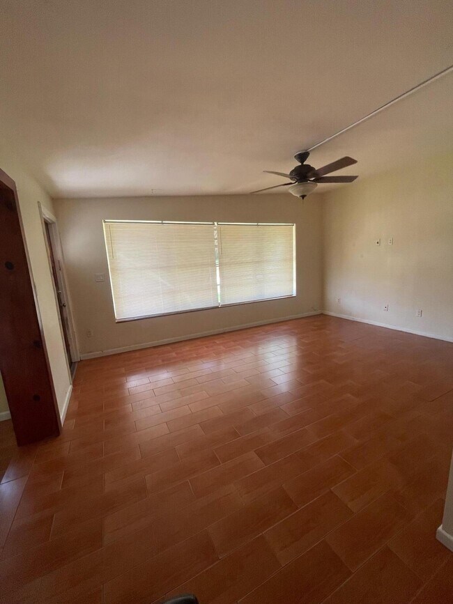 Building Photo - 843 Hibiscus Dr
