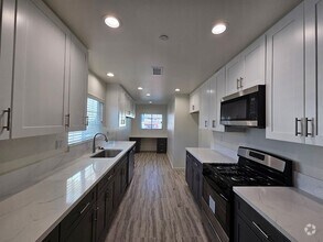 Building Photo - 1451 W Almond Ave