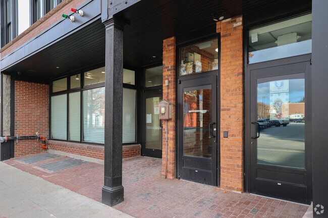 Entrance - 200 Merrimack St