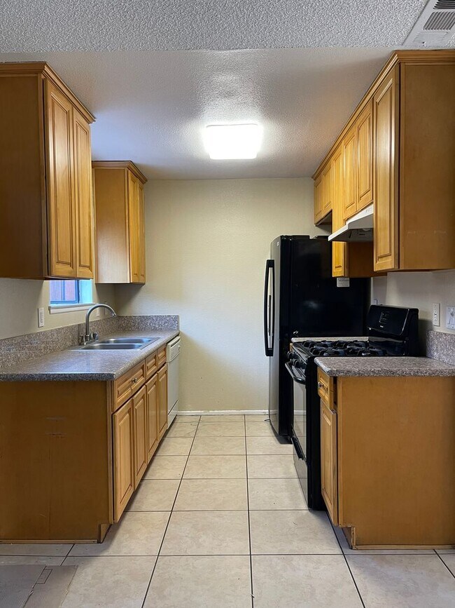 Foto del edificio - 2BD/1.5BA Condo in Rialto!