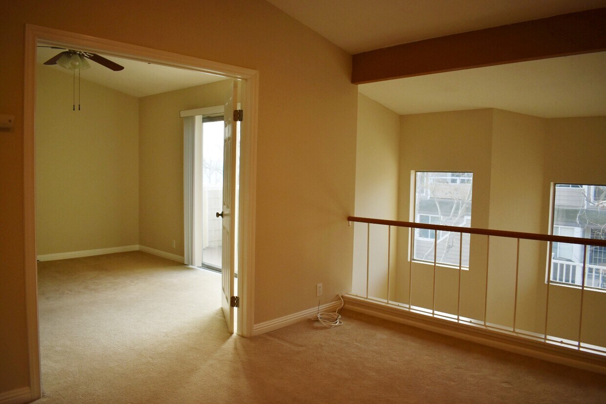 Primary Photo - 12601 Edgemont Ln