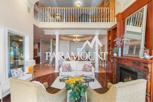 Foto del edificio - GORGEOUS 4 Bedroom Waterfront Oasis!