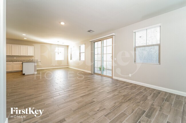 Foto del edificio - 251 N Sunrise