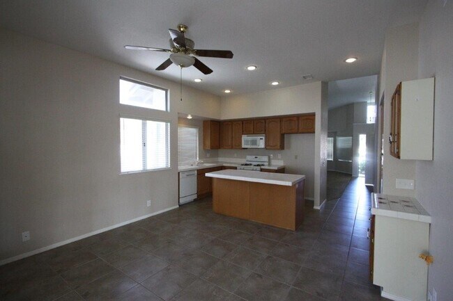 Building Photo - POOL HOME/ Single-Story in Cul-De-Sac!!! L...