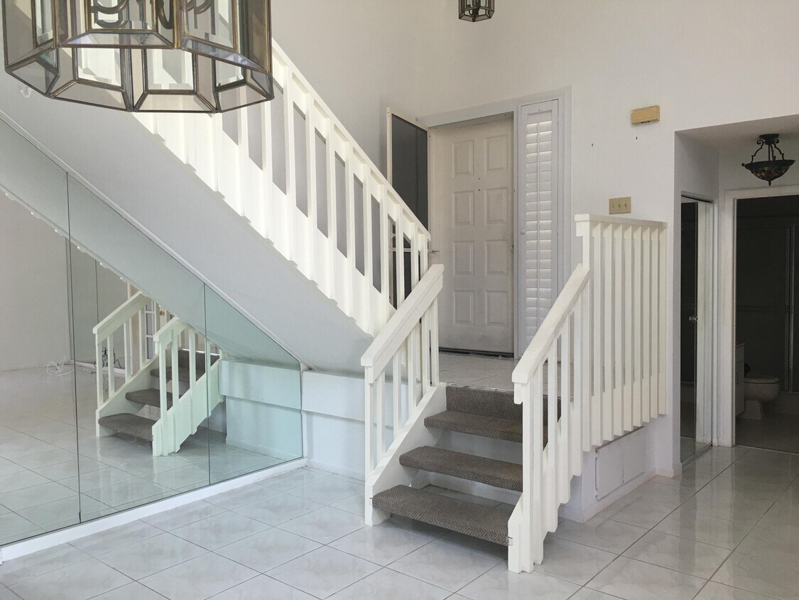 Foto principal - 5692 Fox Hollow Dr