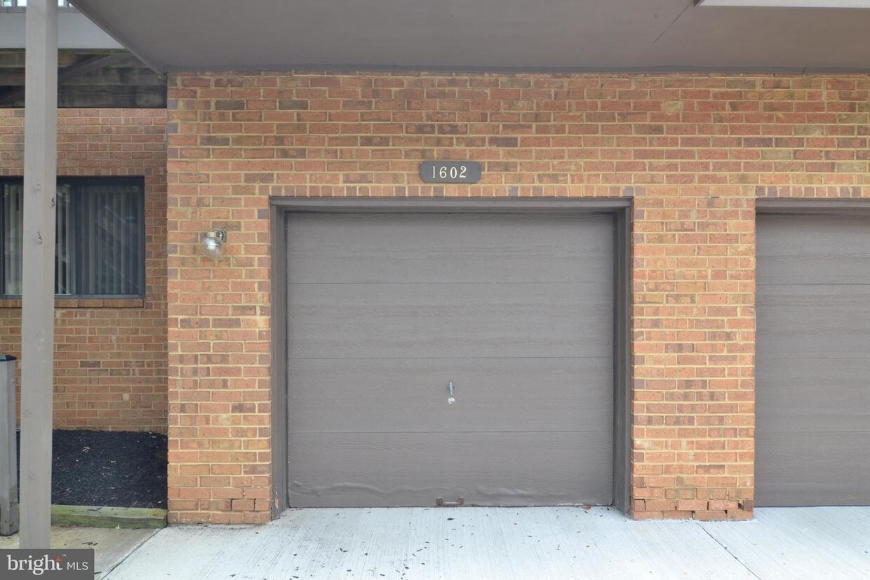Primary Photo - 1602 Augusta Cir