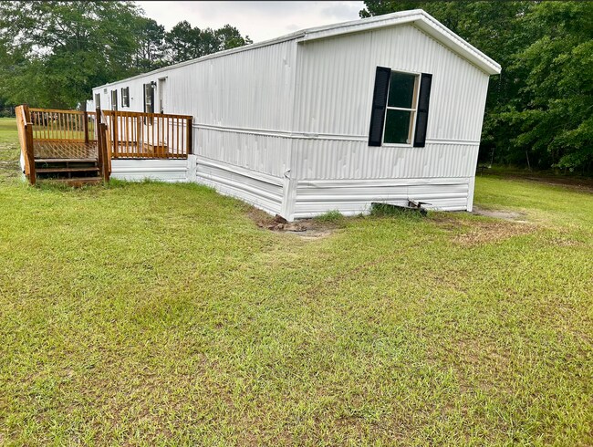 Foto del edificio - Conveniently Located in Trenton South Caro...