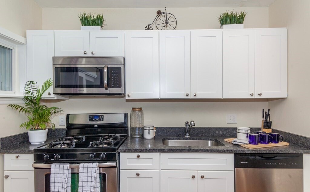 50 Charlesgate E Unit 1, Boston, MA 02215 50 Charlesgate E Boston, MA