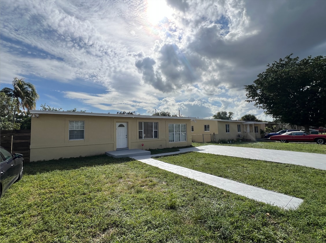 Photo - 1316 NW 12th St (Fort Lauderdale, FL)