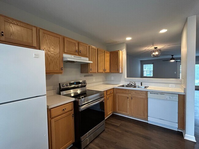 Foto del edificio - Amazing 2 bedroom 2.5 bathroom townhouse i...