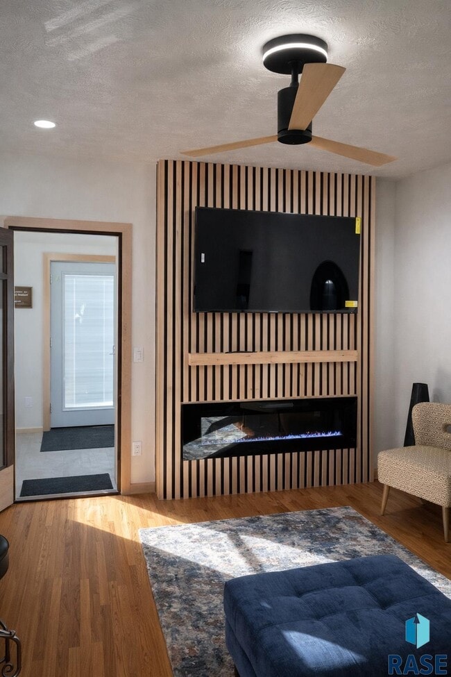 Foto del edificio - 920 S Summit Ave