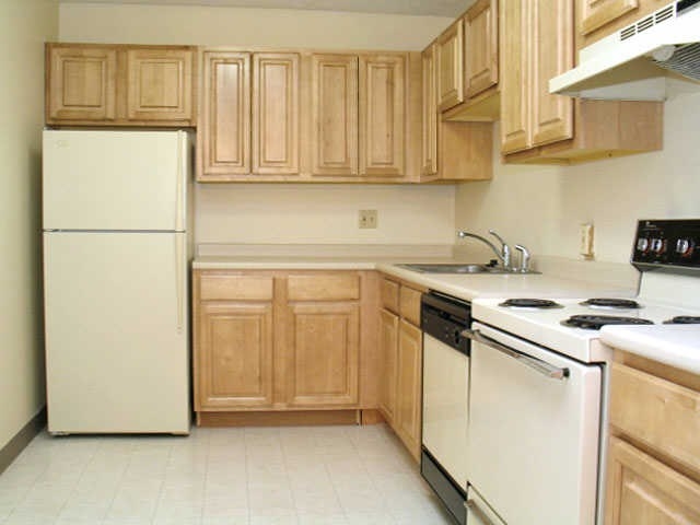 Kitchen - Edmands House Apartments