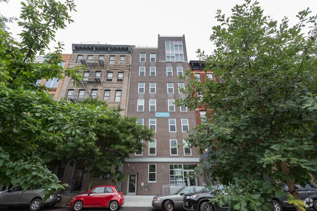 Foto del edificio - 639 E 9th St