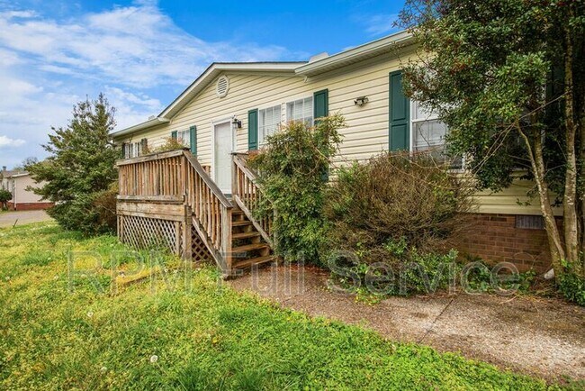 Building Photo - 2003 Tanner Trace