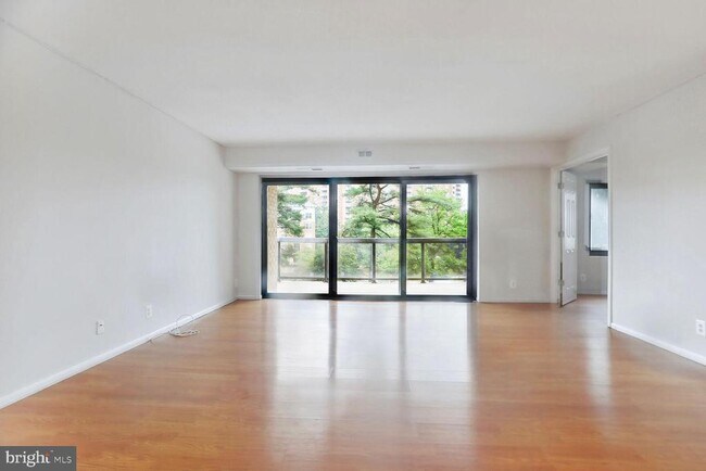 Foto del edificio - 203 Yoakum Pkwy