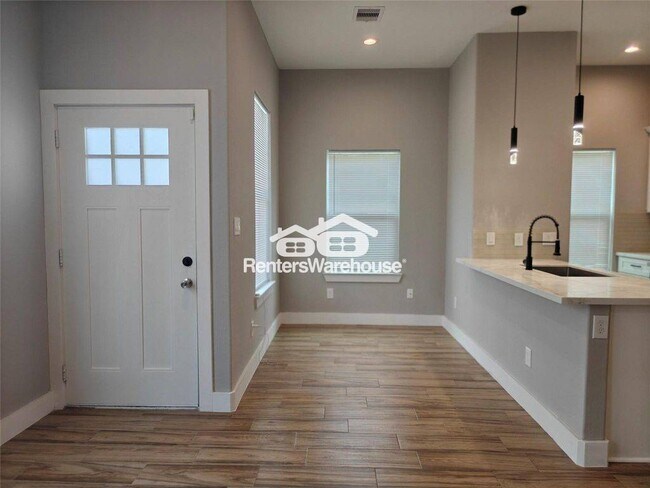 Foto del edificio - 4124 Vaughn St