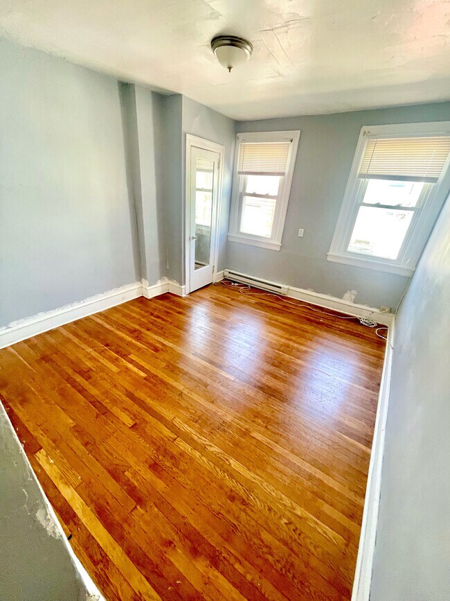 Bedroom - 4032 Castor Ave House