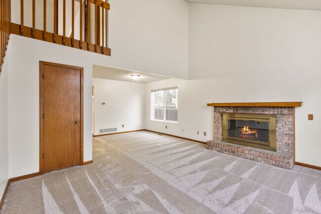 Foto del edificio - Updated 4 bedroom Convenient Location