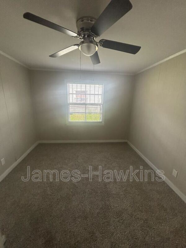 Building Photo - 501 Japonica St