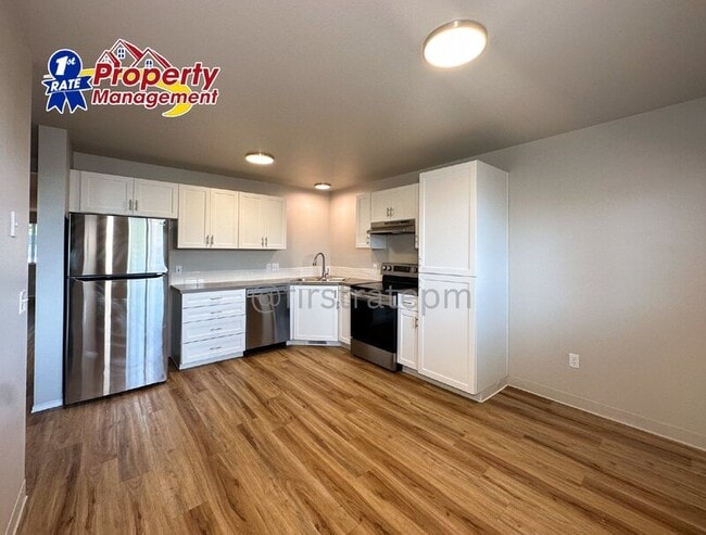 Building Photo - 4824 W Blodgett Ln