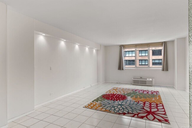 Building Photo - 345 E 93rd St