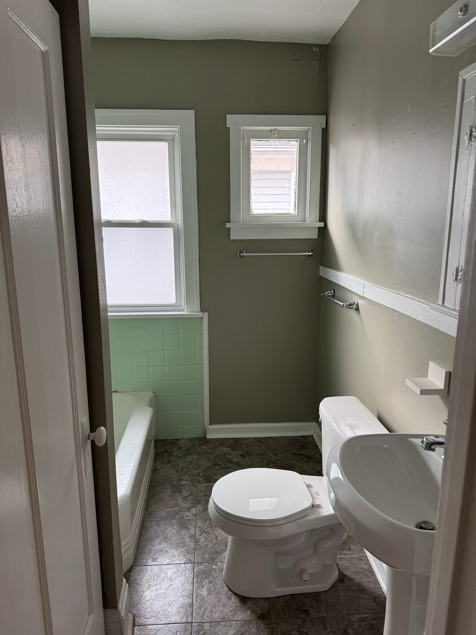 1253 Granger Ave Lakewood, OH 44107 – photo 2
