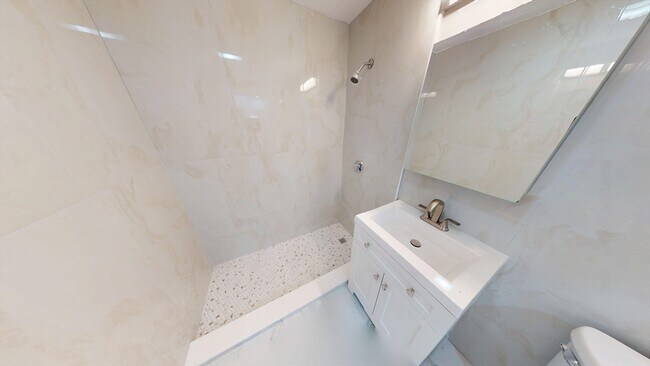 Foto del edificio - 244 Winchester St