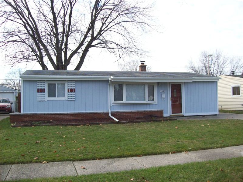 Primary Photo - 1536 S Carlson St