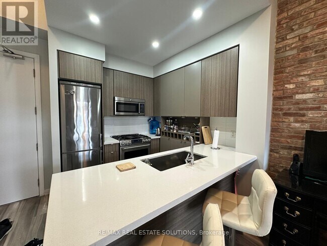 Building Photo - 88 Colgate Ave