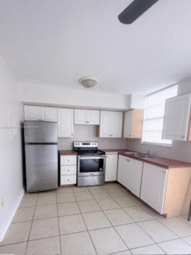 Building Photo - 5966 SW 68th St