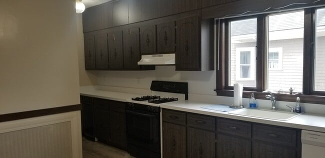 Building Photo - 27 Amaranth Ave