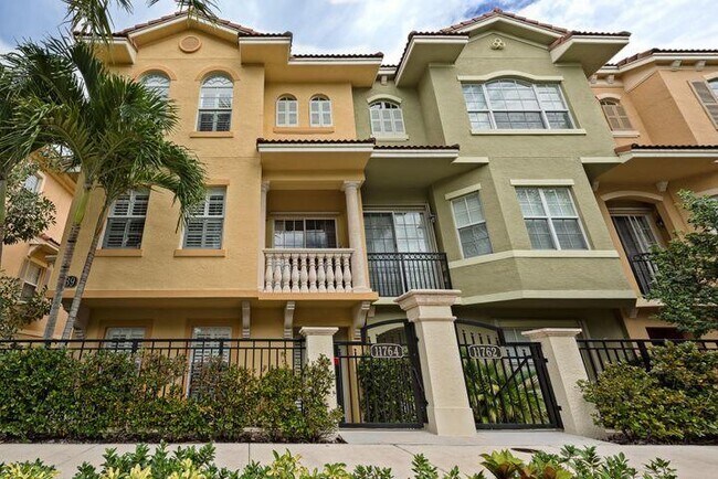 Building Photo - 11764 Valencia Gardens Ave
