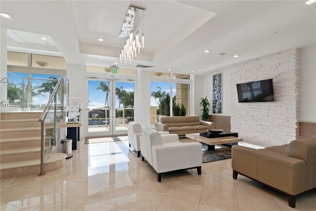 Foto del edificio - 4779 Collins Ave