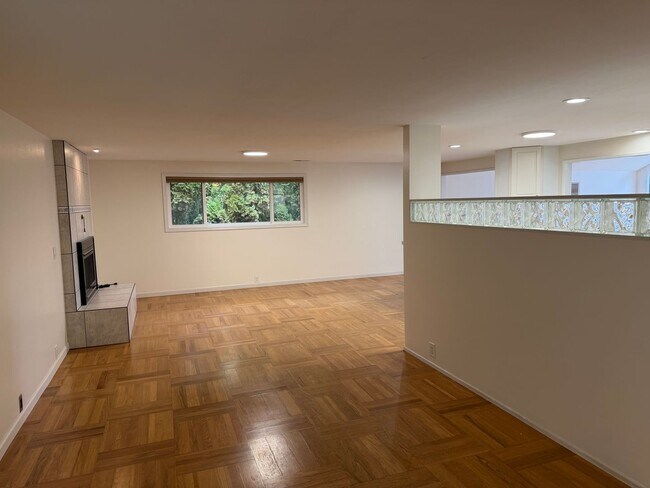 Building Photo - Beautiful 4 bedroom, 3 bathroom home in Eugene!