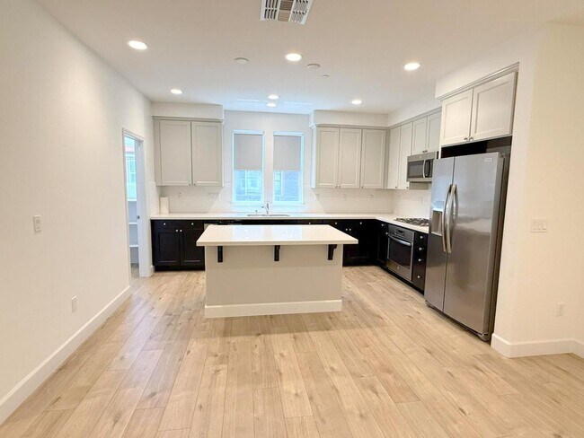 Foto del edificio - Modern & Luxurious Ryan Terrace Townhouse ...