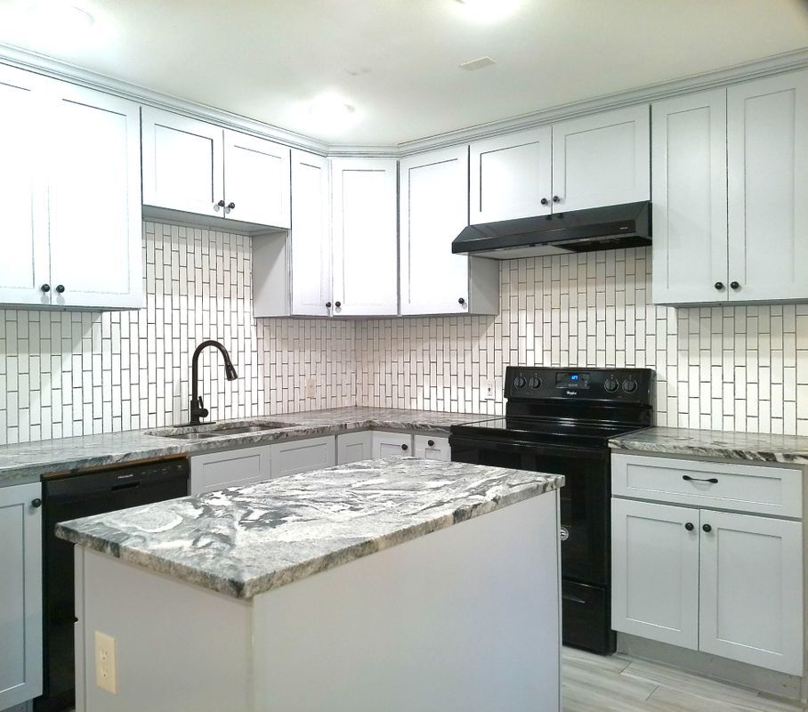 Primary Photo - 22262 Adams St