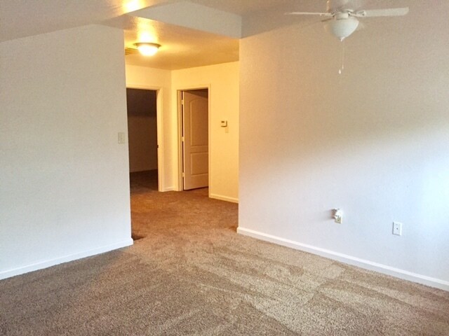 Building Photo - 135 Jung Dr