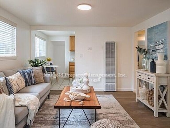 Foto del edificio - Great Home Near Downtown Monterey With Fenced Back Yard