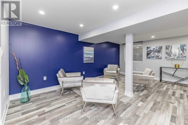 Building Photo - 62 Goldcrest Rd