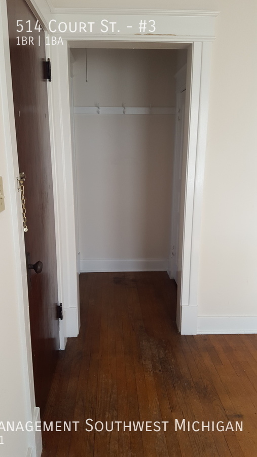 Building Photo - 1 Bedroom/ 1 Bath apartment downtown St Jo...