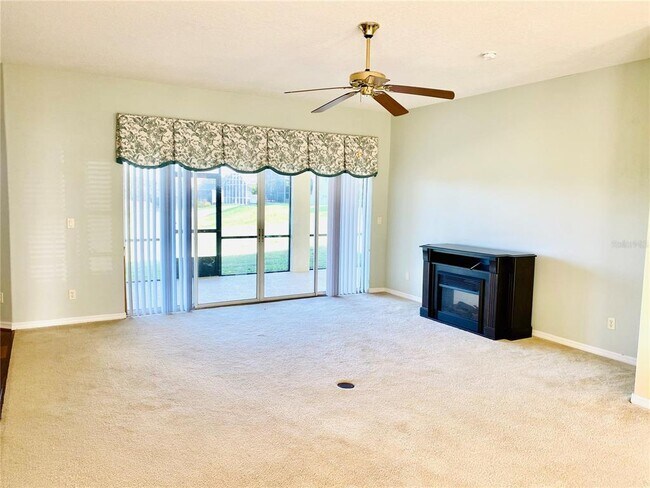 Building Photo - 9618 Spring Lake Dr