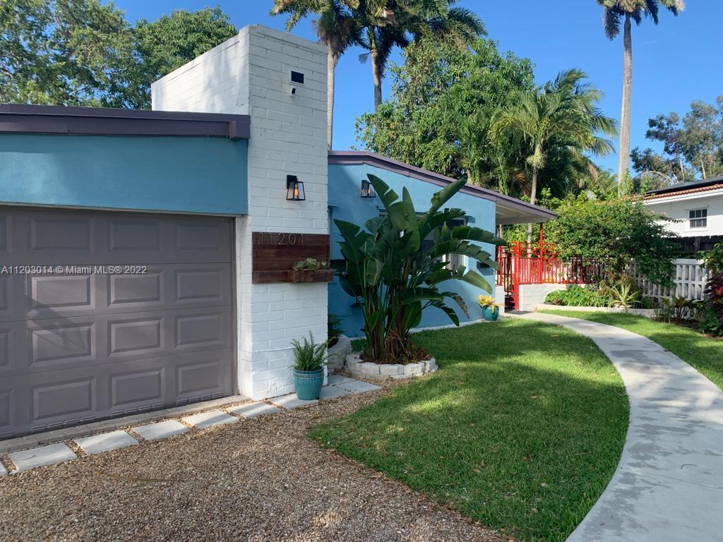 Foto principal - 11201 W Biscayne Canal Rd