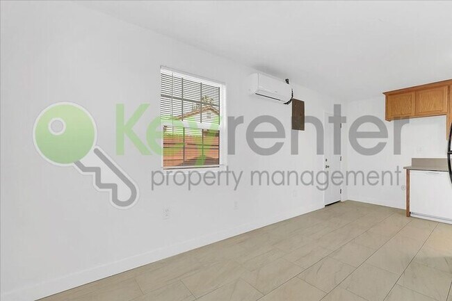 Foto del edificio - 3815 Magenta Aly