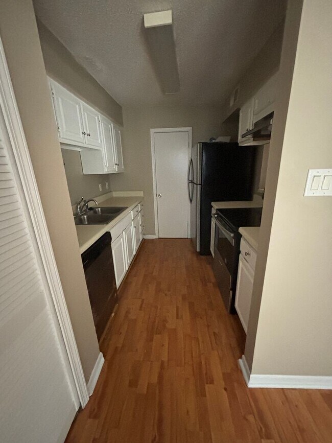 Building Photo - Brightside #C (Rental Bonus - Currently Ru...