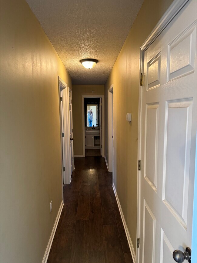 Pasillo - 3550 Woodland Dr