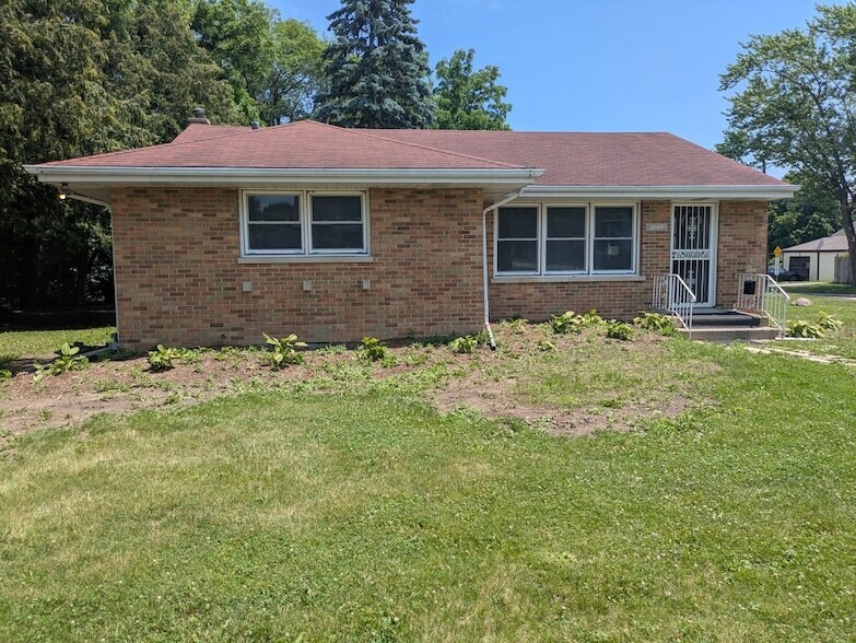 Foto principal - 2049 Kemble Ave